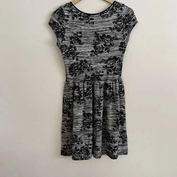 love...ady Floral Dress - Picture 8 of 8